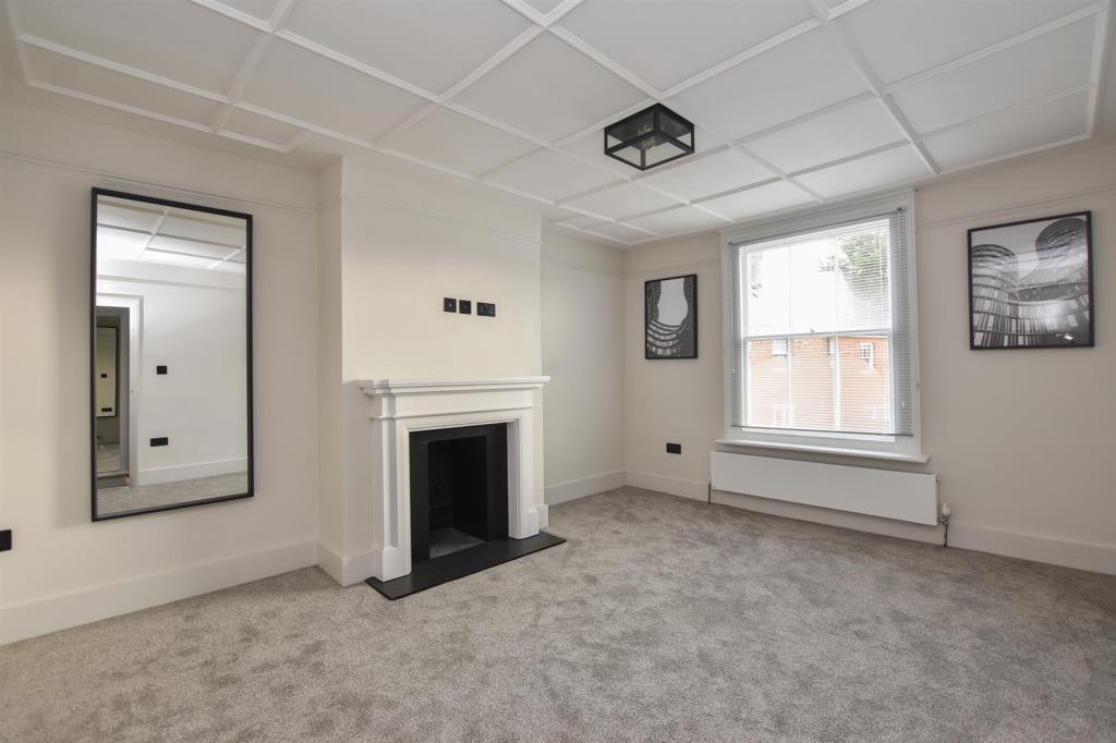 Lot: 59 - WELL PRESENTED THREE-BEDROOM HOUSE -